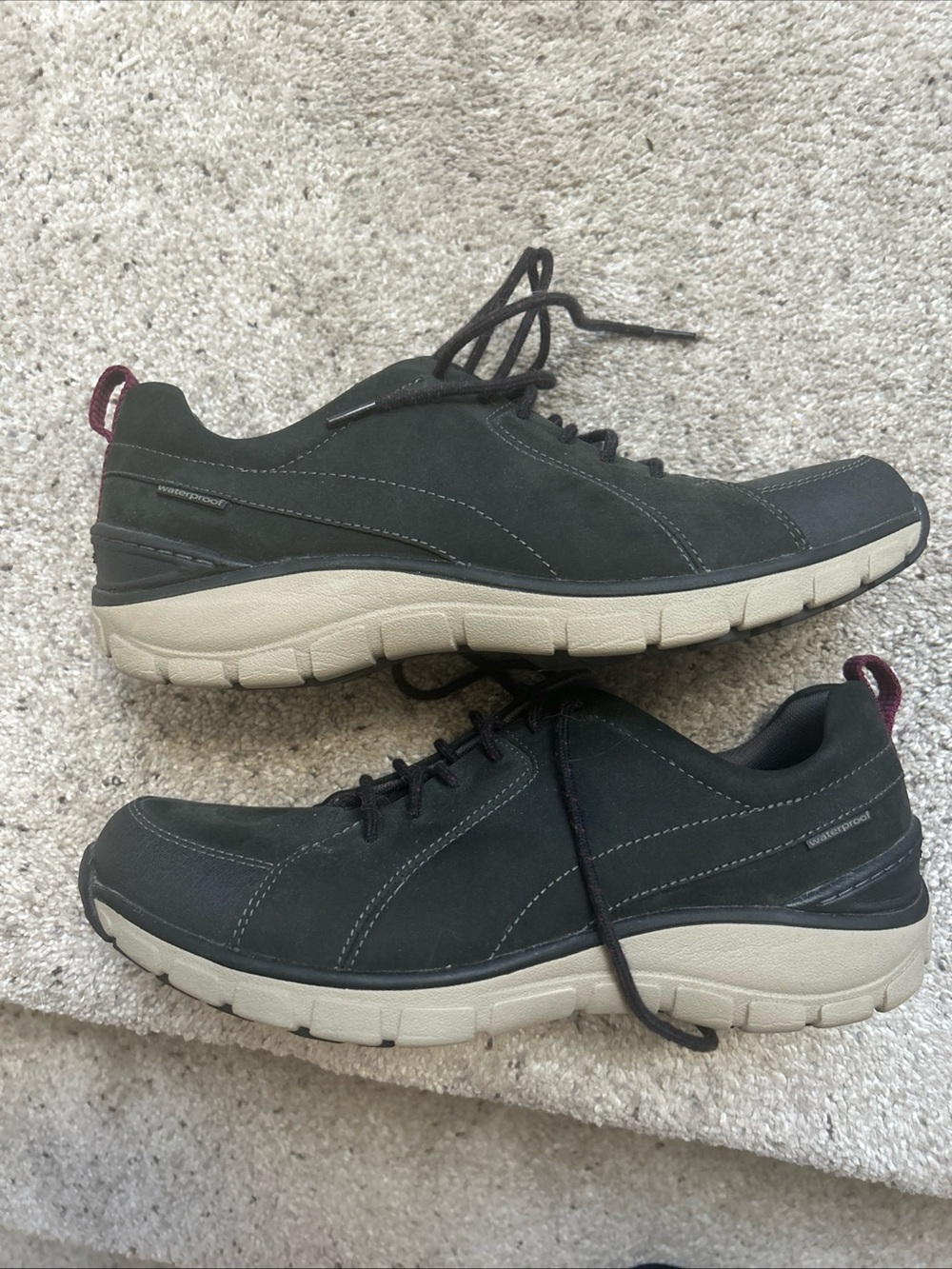 Clarks wavewalk waterproof shoes women’s size 9.5
